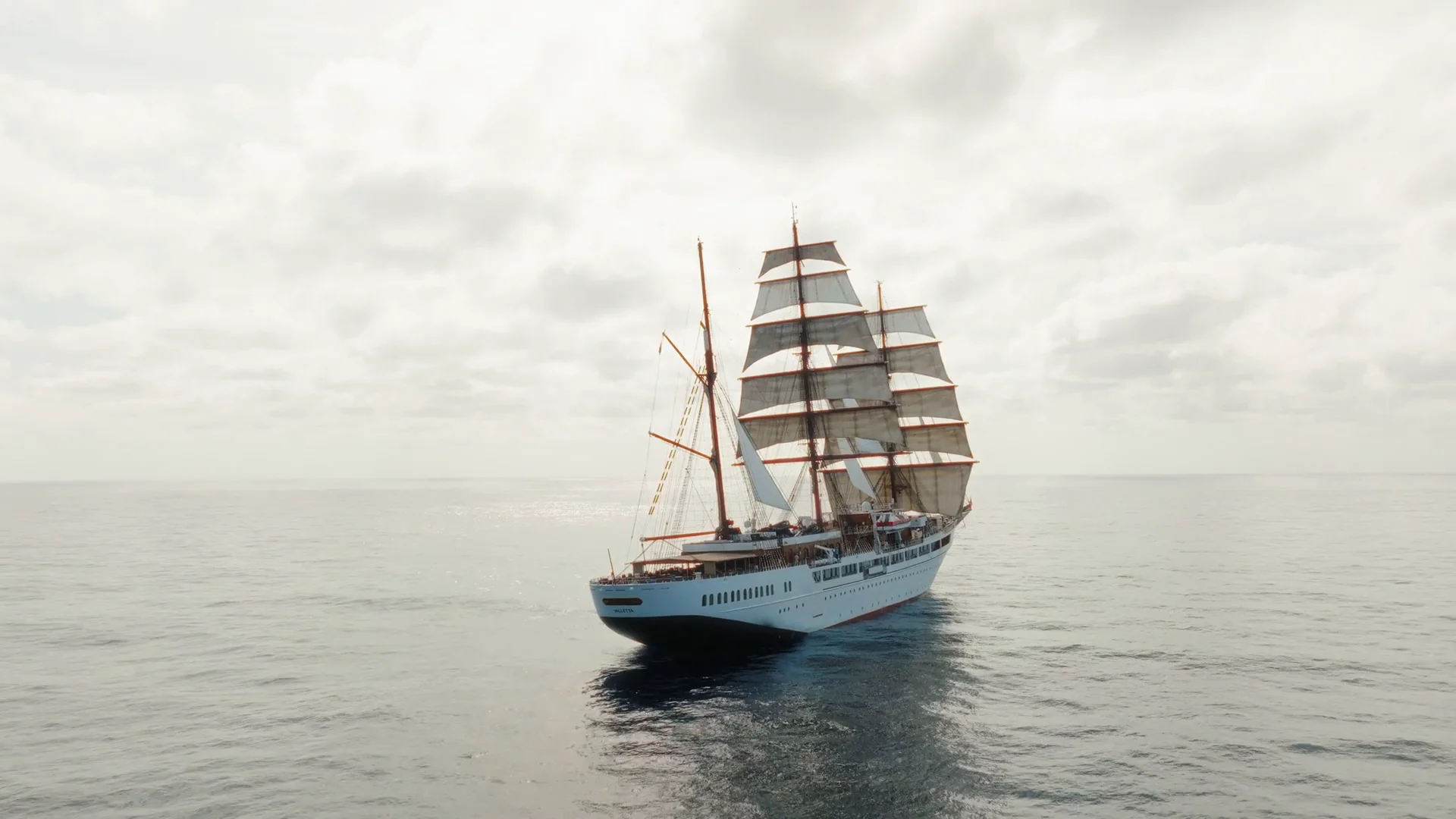 Yacht & Intimate